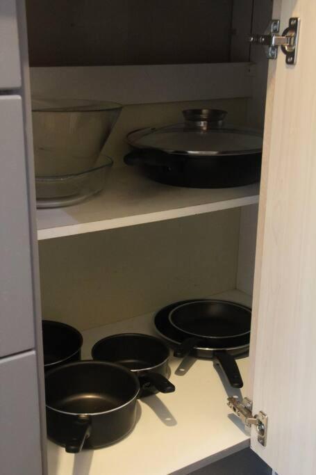 3 Bedroom Flat 10 Mins Walk To Bay And City Center Free Parking Cardiff Bagian luar foto